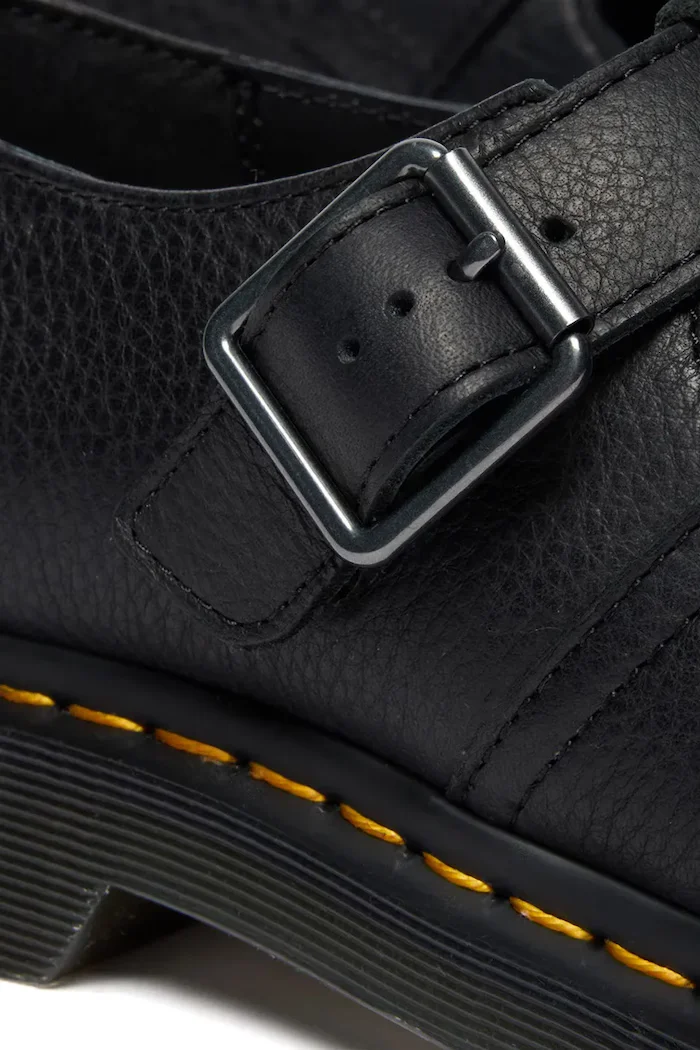 Dr Martens Кожени половинки обувки Polley в черно с равна подметка DM41408001
