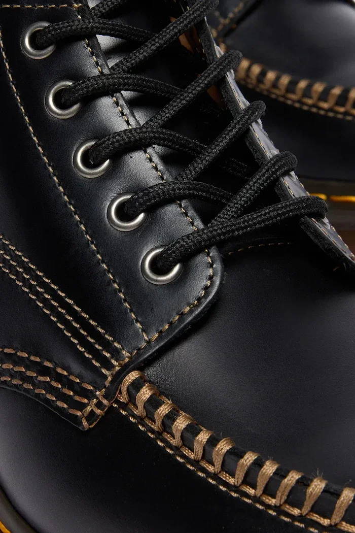 Dr Martens кубинки от кожа Lowell Chukka черни DM42706001