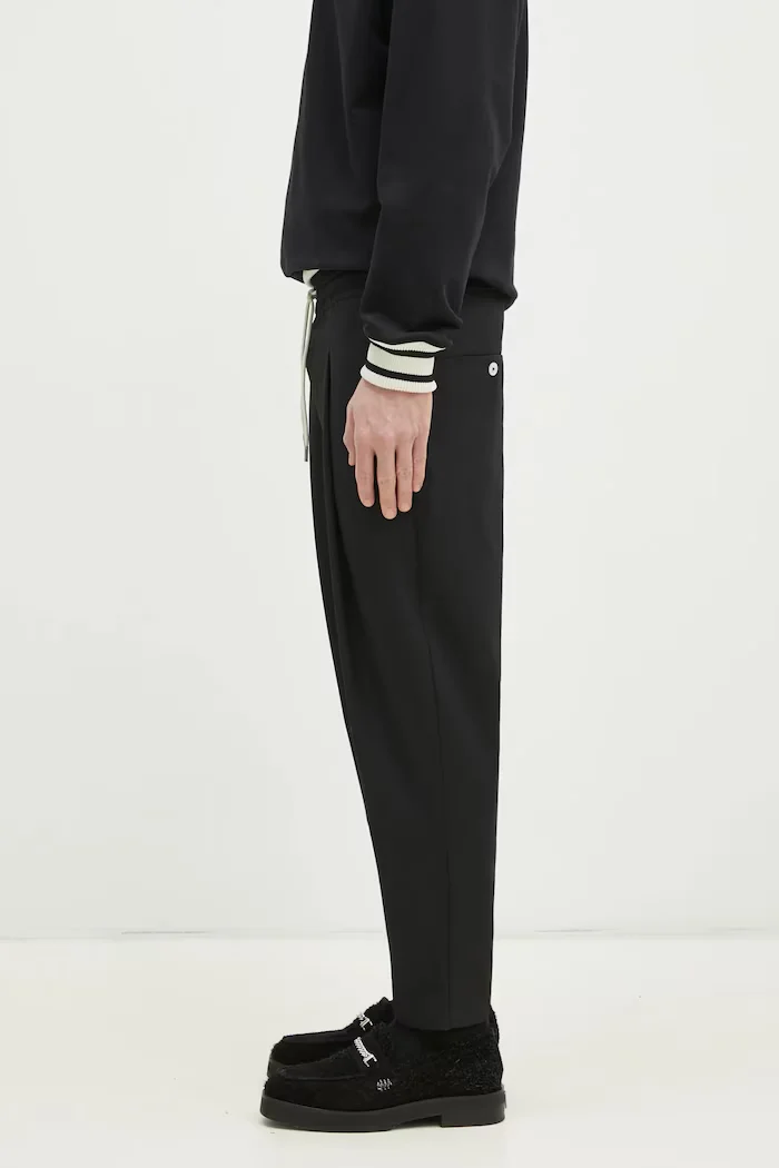 Drôle de Monsieur Панталон с вълна Le Pantalon Cropped в черно със стандартна кройка PERM-BP167-PL127-BL