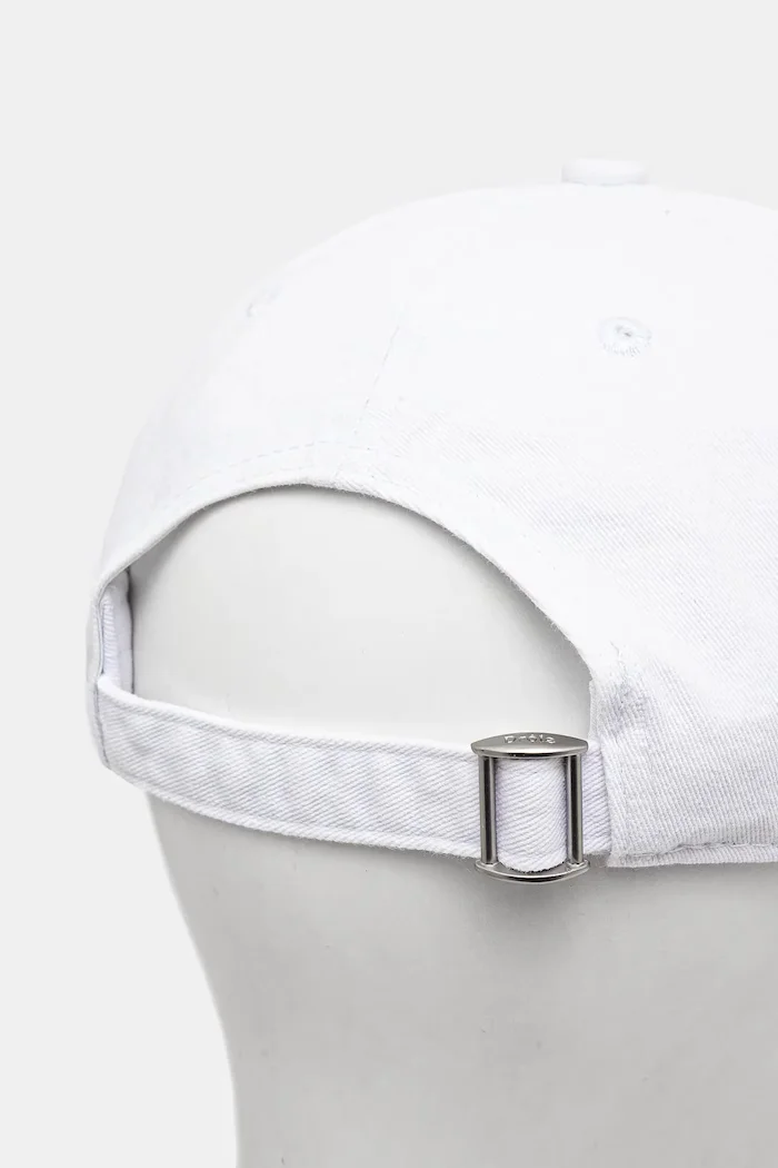 Drôle de Monsieur Шапка с козирка La Casquette Drule Tennis в бяло с изчистен дизайн G-CP173-CO138-WT