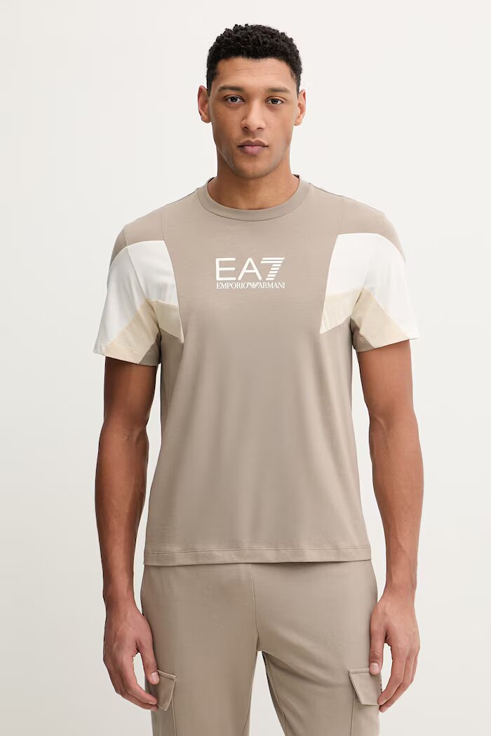 EA7 Emporio Armani Памучна тениска в кафяво с принт AF12503.7M001603