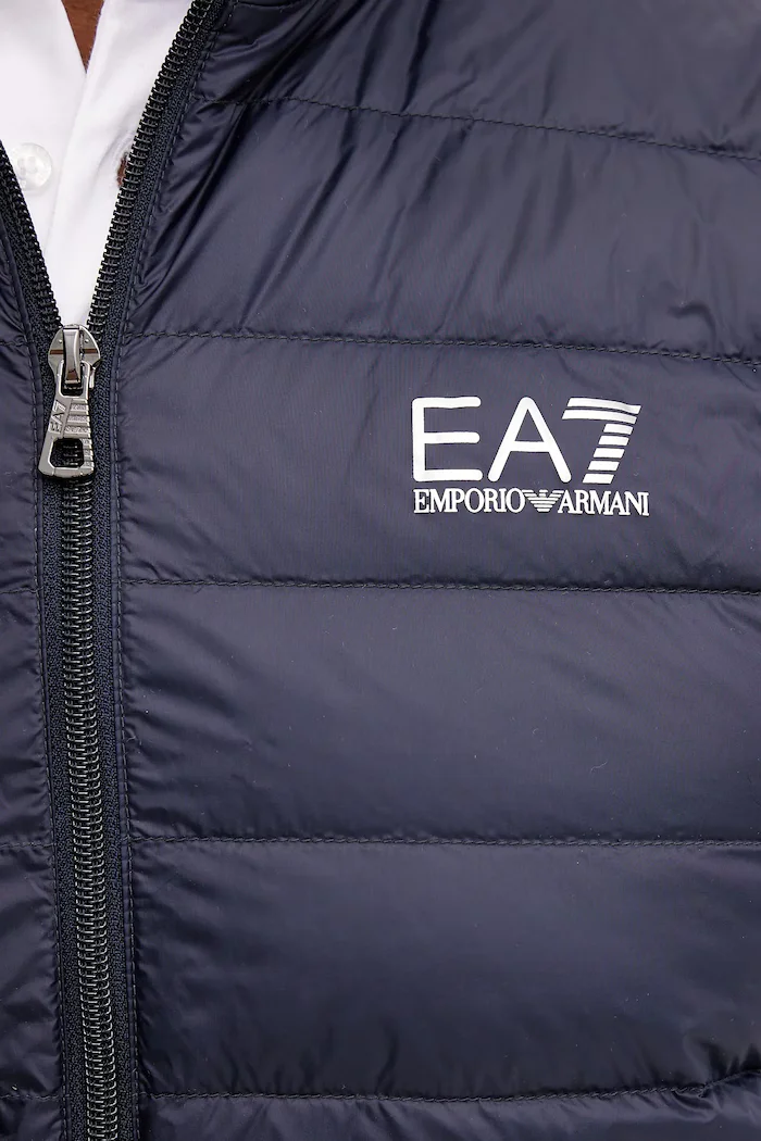 EA7 Emporio Armani Пухен елек мъжки в тъмносиньо преходен модел PNGPZ.8NPQ06