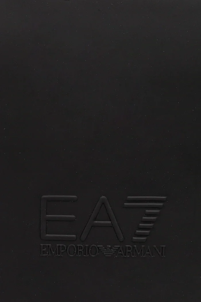 EA7 Emporio Armani Раница в черно голям размер с изчистен дизайн AF13811.7X000287