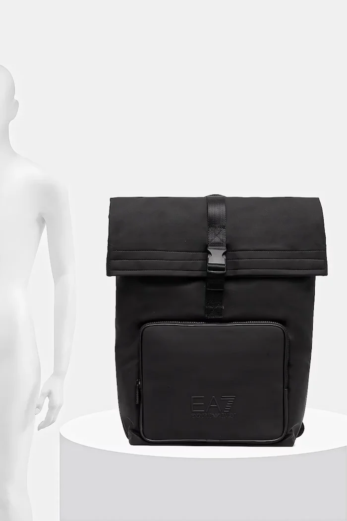 EA7 Emporio Armani Раница в черно голям размер с изчистен дизайн AF13811.7X000287
