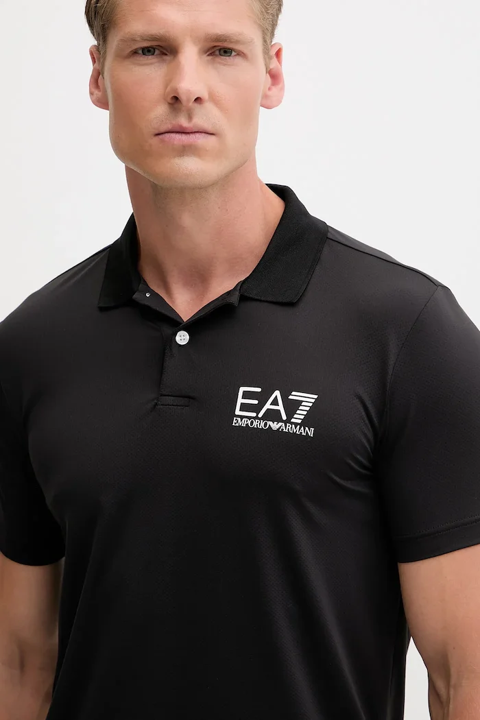 EA7 Emporio Armani Тениска с яка в черно с принт