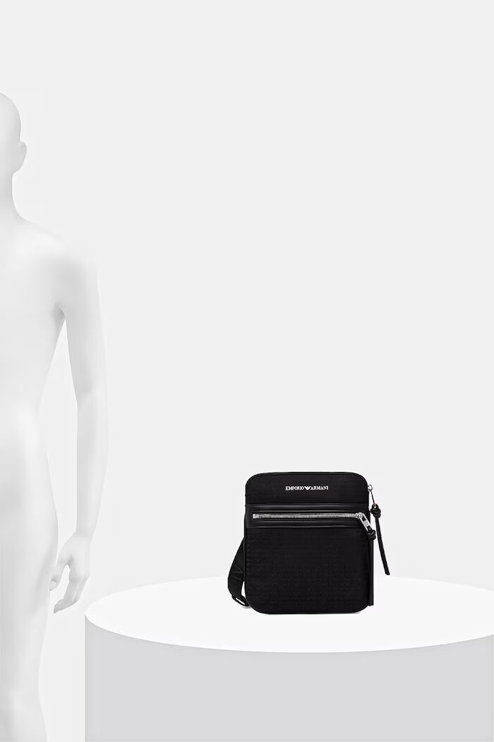 Emporio Armani Чанта през рамо в черно EM005400 AF14637