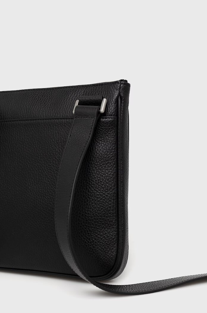 Emporio Armani Кожена чанта през рамо в черно Y4M252 Y068E