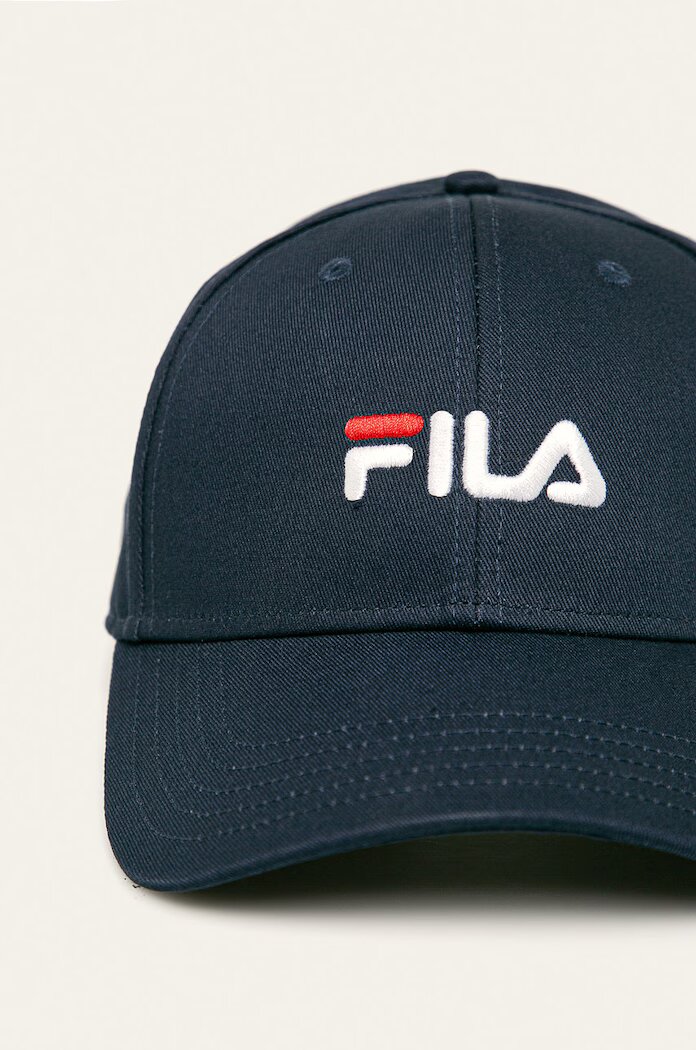 Fila Шапка в тъмносиньо с апликация