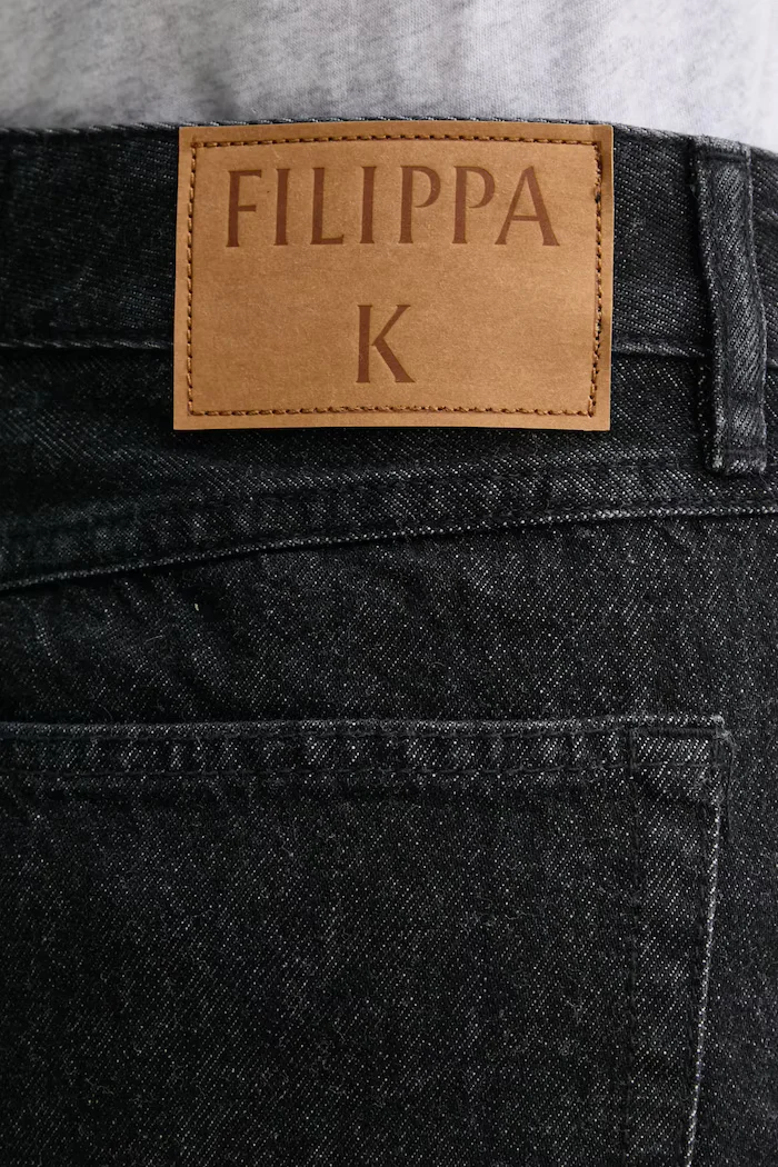 Filippa K Дънкова пола в черно къса разкроена 31226