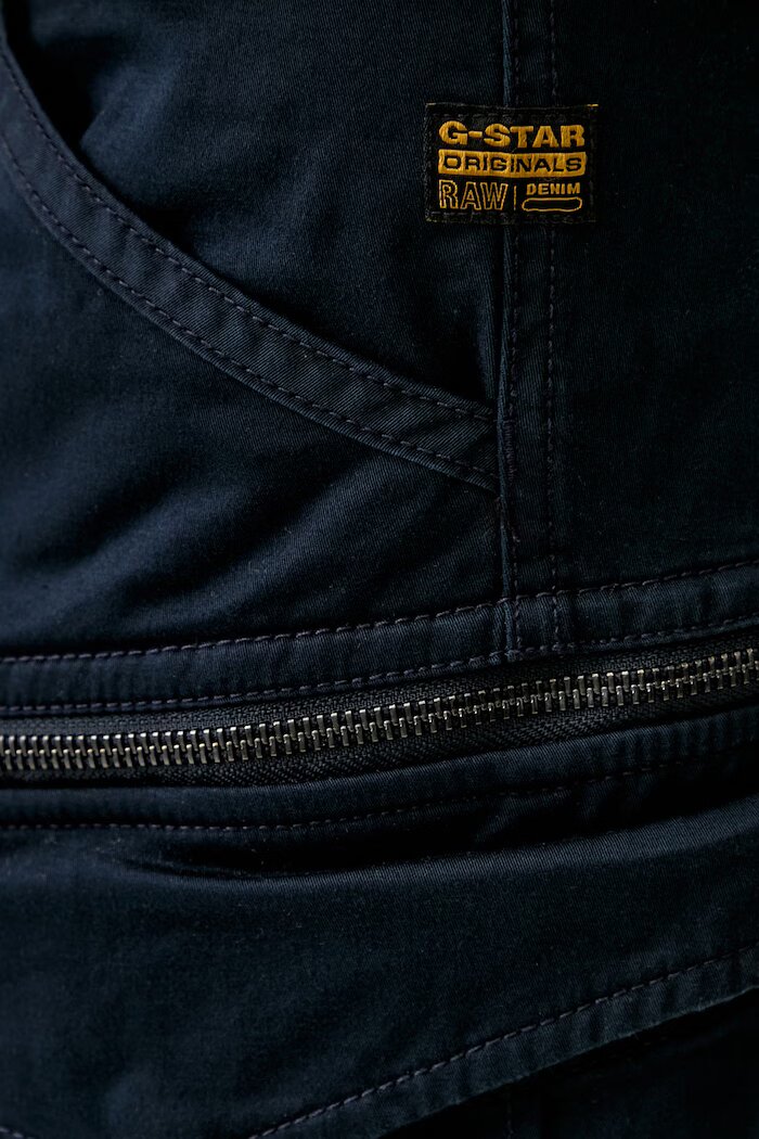 G-STAR къс панталон карго мъжки от памук с еластан Rovic zip regular тъмносин със стандартна талия D26214-5126