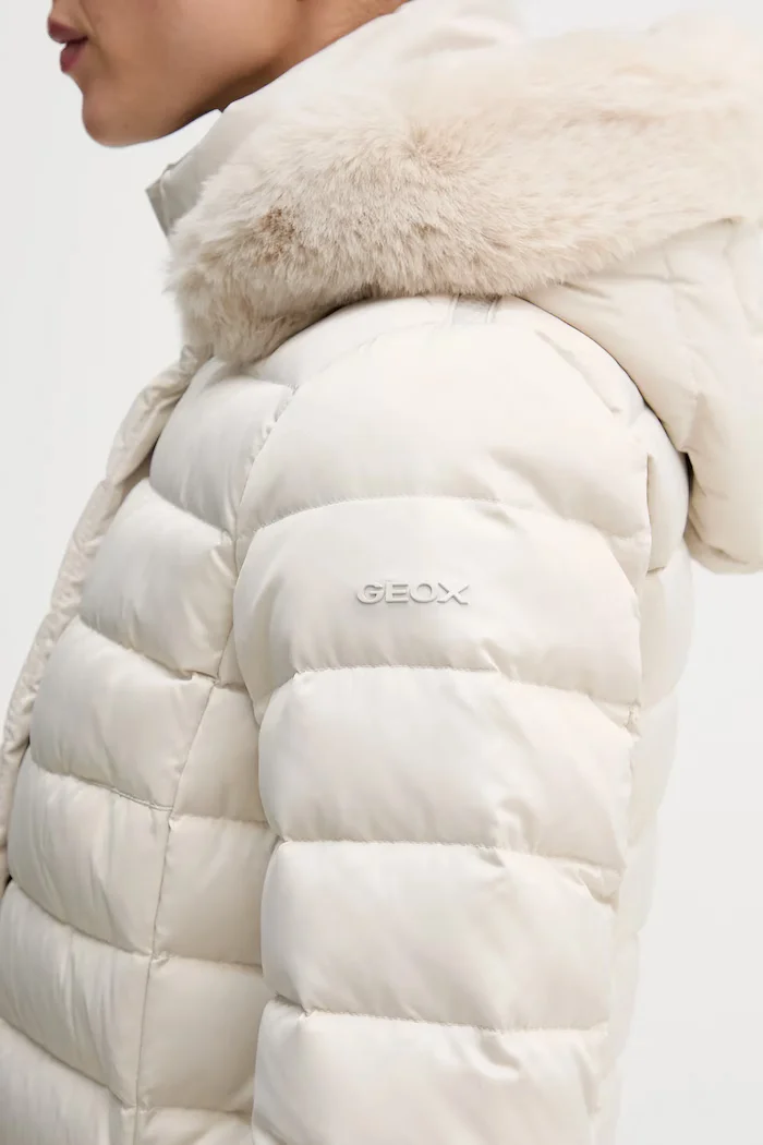 Geox Пухено яке BETTANIE в бежово зимен модел W5626H T3122