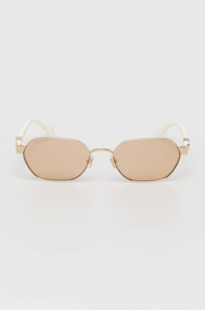 Gucci Слънчеви очила в бежово GG1593S