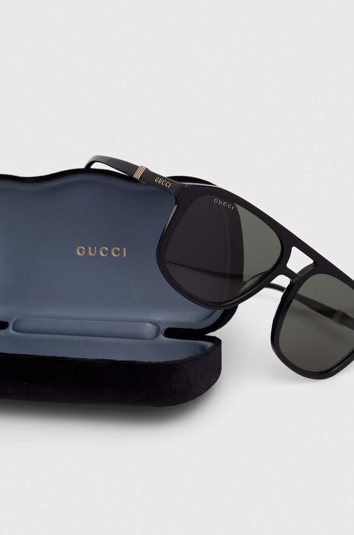 Gucci Слънчеви очила в черно GG1494S