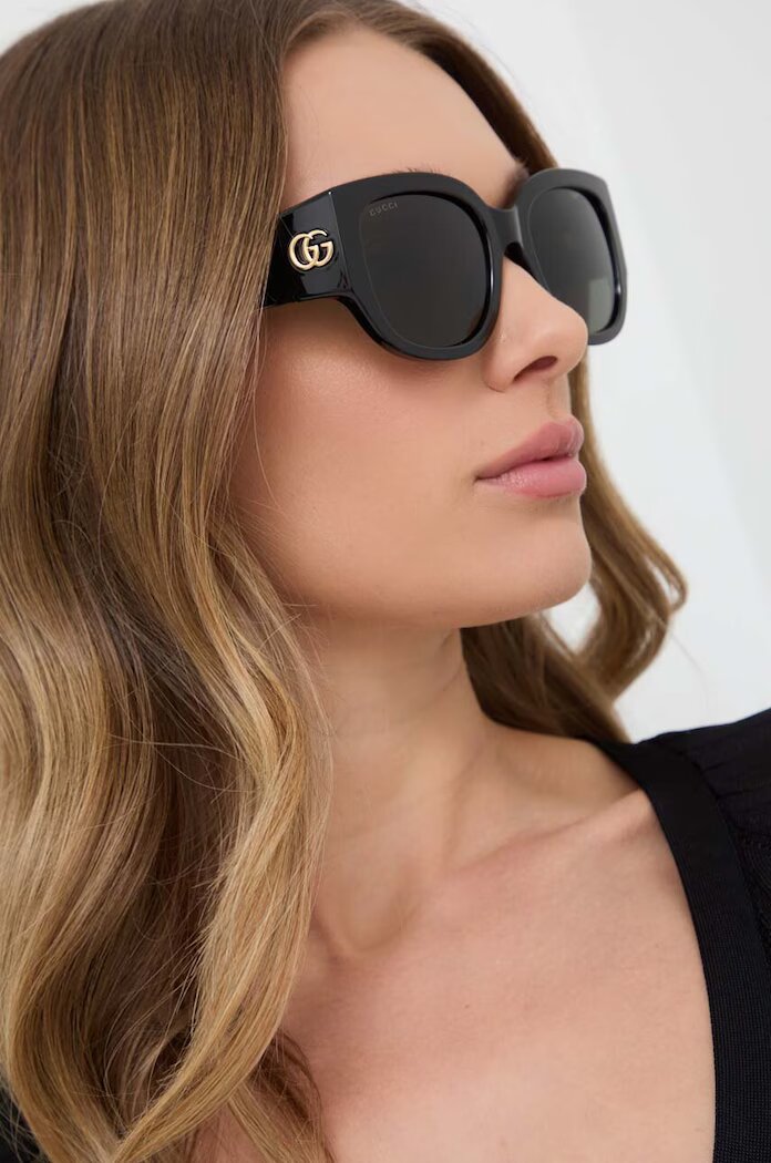 Gucci Слънчеви очила в черно GG1599SA