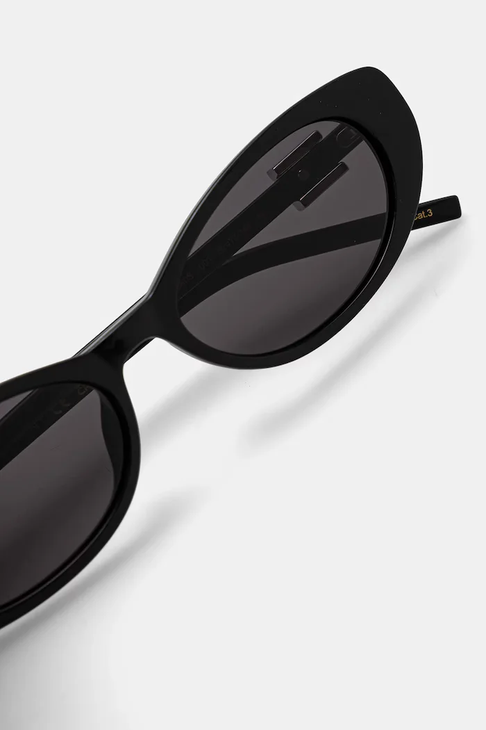 Gucci Слънчеви очила в черно GG1680S