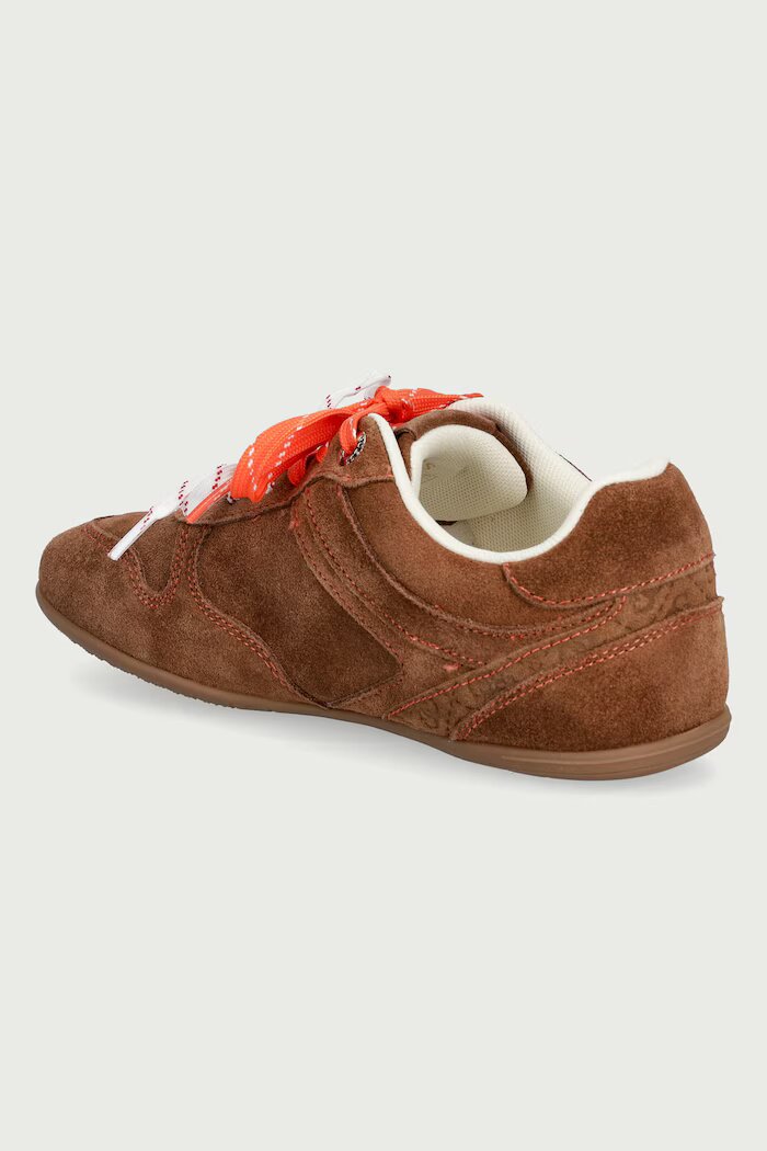 GUESS BESAR2 маратонки дамски от велур кафяви FLFBE2 SUE12