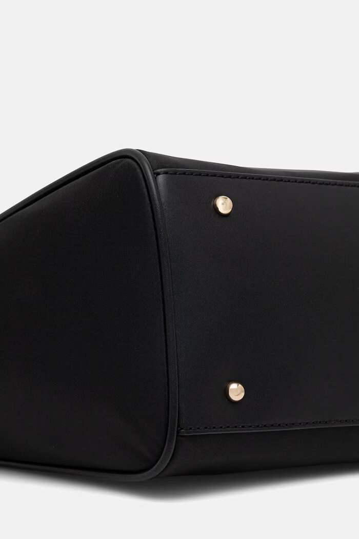 GUESS чанта crossbody дамска FOLLIE черна TWNN96 76019