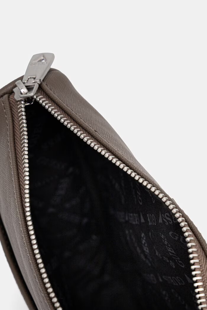 GUESS Чанта през рамо MILANO в зелено HMMISA P5417