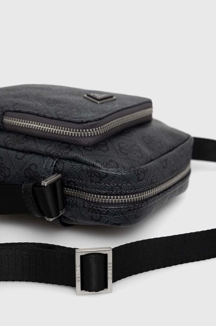 GUESS Чанта през рамо VEZZOLA в черно HMEVZL P3163