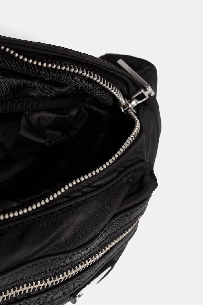 GUESS Чанта за кръст BERLIN в черно HMBENY P6156