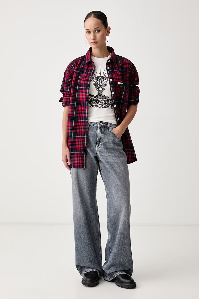 GUESS JEANS червени W5BH40 WGMH1