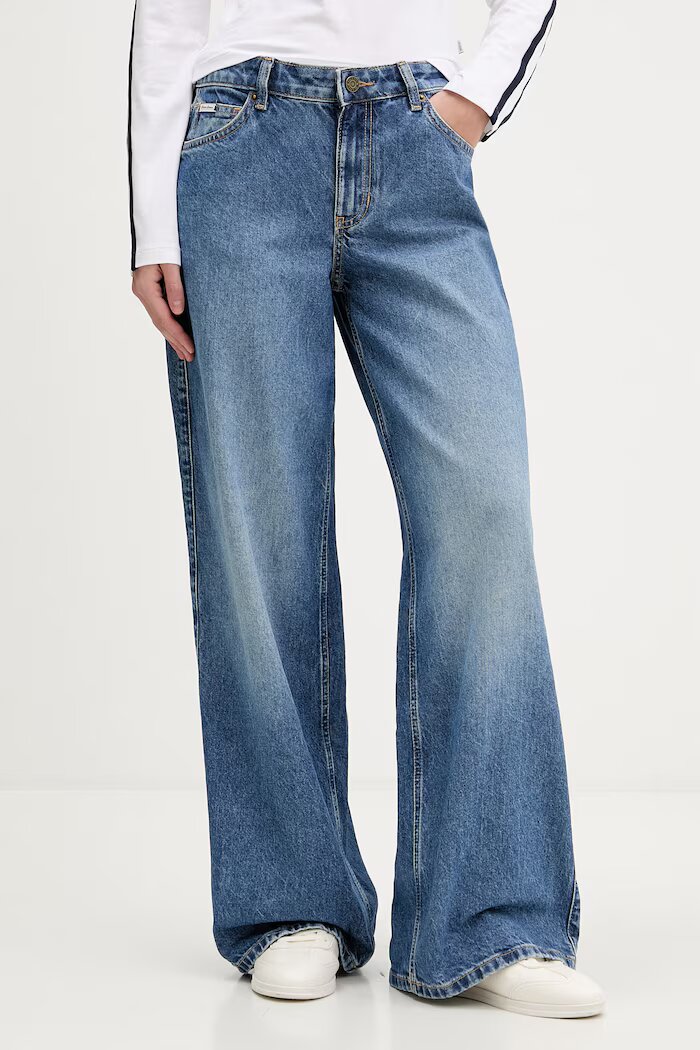 GUESS JEANS Дънки в синьо W5YA0Y D6333