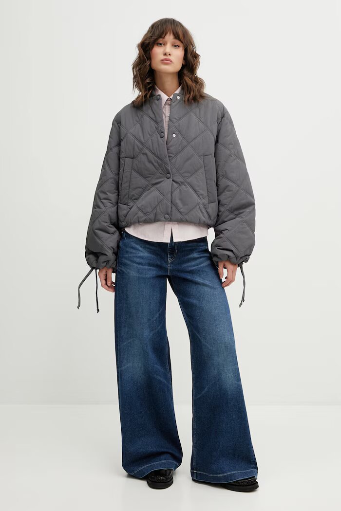 GUESS JEANS Памучна риза дамска в розово със стандартна кройка с класическа яка W6RH66 WH7Q1