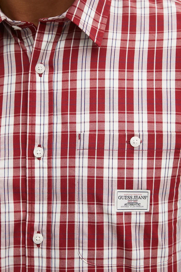 GUESS JEANS Памучна риза в бордо със стандартна кройка с класическа яка M5YH37 WH7Q1