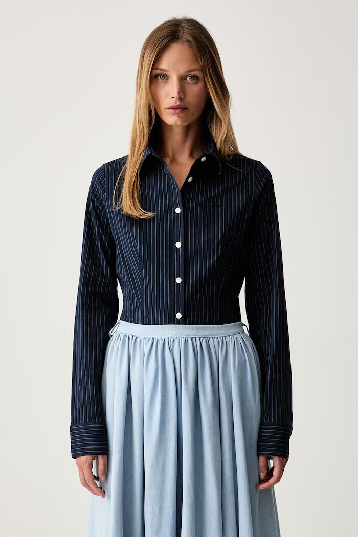 GUESS JEANS риза дамска от памук с еластан тъмносиня на тънко райе W6YH11 W2835