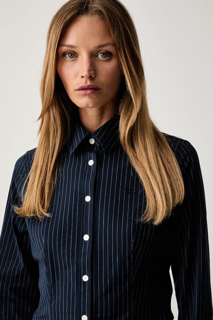 GUESS JEANS риза дамска от памук с еластан тъмносиня на тънко райе W6YH11 W2835