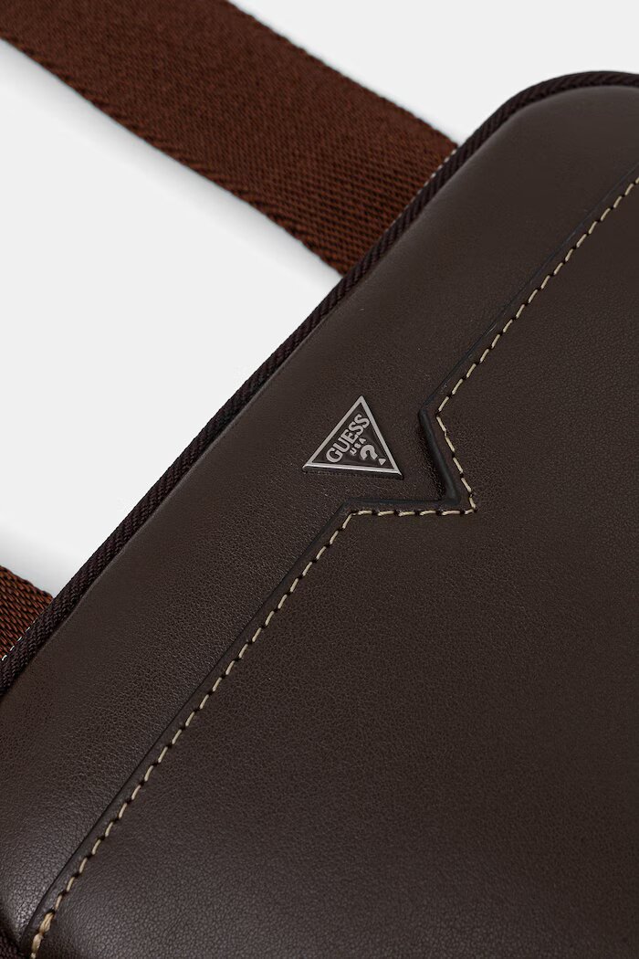 GUESS Кожена чанта през рамо FIRENZE в кафяво HMFITC P5123