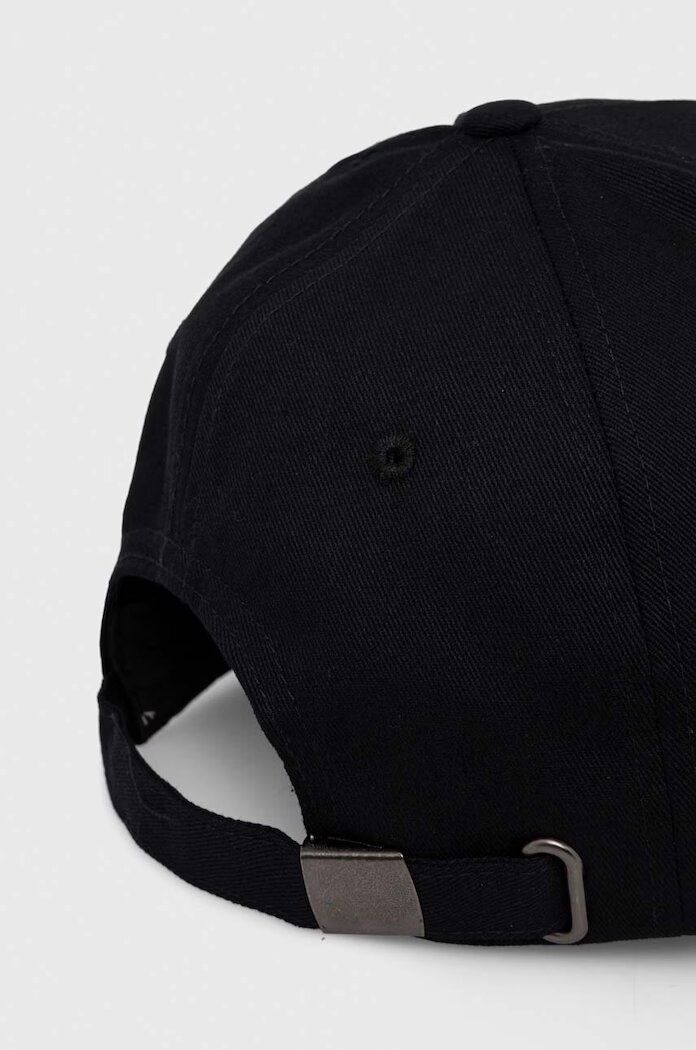 GUESS Памучна шапка с козирка в черно с апликация M3YZ22 WBN60