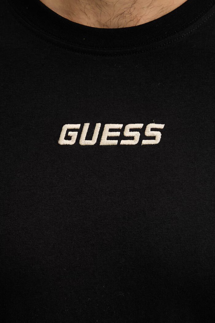GUESS Памучна тениска COCHISE в черно с апликация Z6RI00 I3Z14