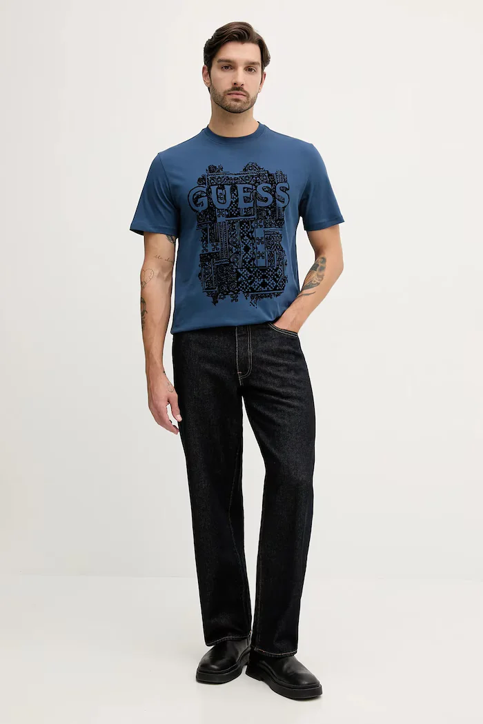 GUESS Памучна тениска в синьо с десен M5YI13 I3Z14