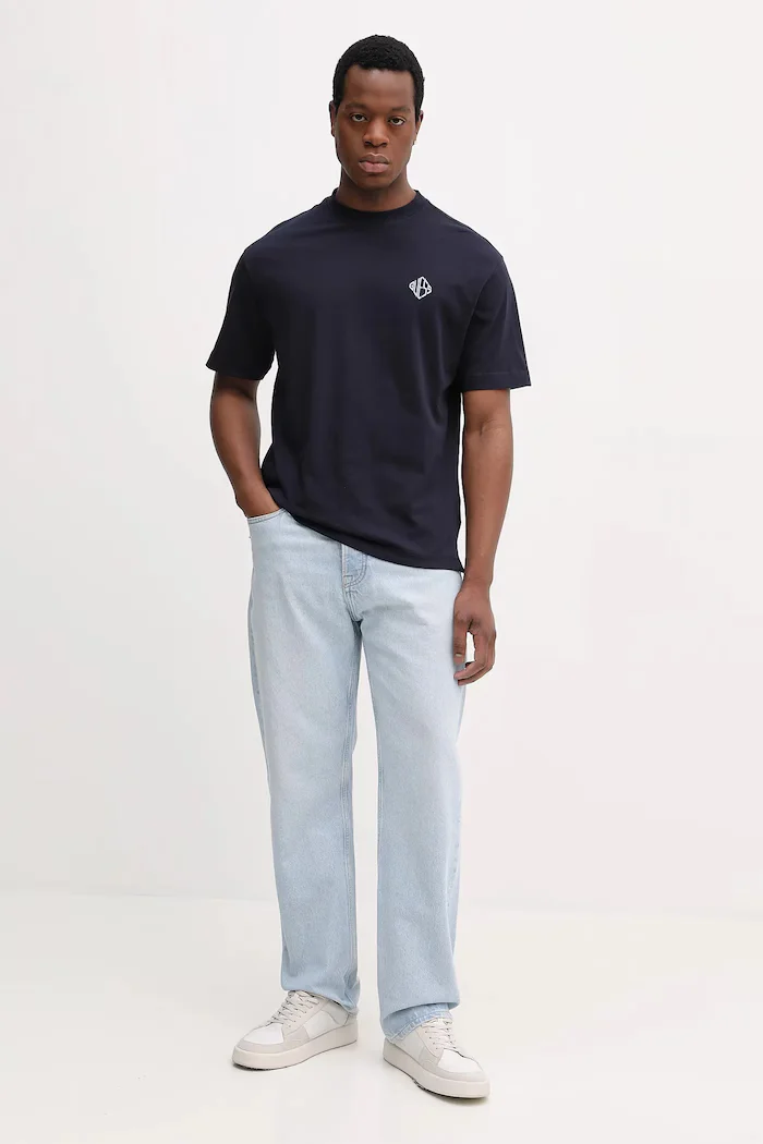 GUESS Памучна тениска в тъмносиньо с апликация M6RI25 I3Z14