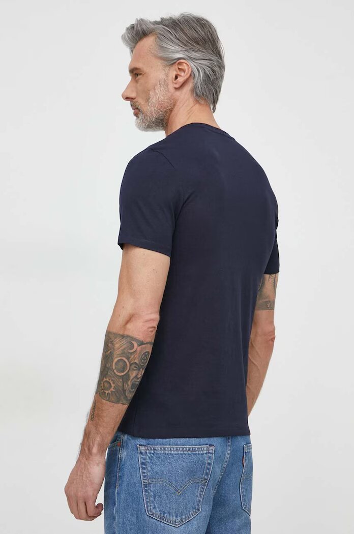 GUESS Памучна тениска в тъмносиньо с изчистен дизайн M2YI36 I3Z14