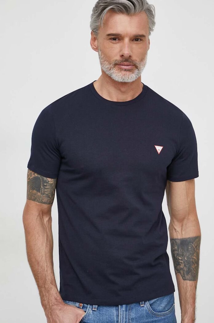 GUESS Памучна тениска в тъмносиньо с изчистен дизайн M2YI36 I3Z14