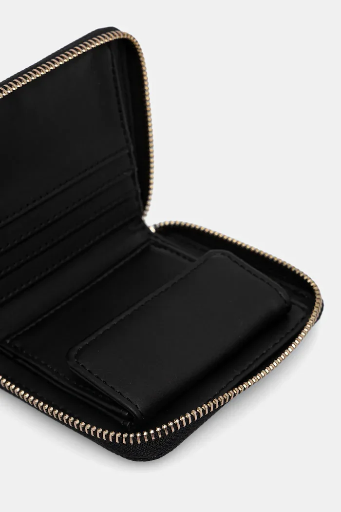 GUESS портфейл дамски LAUREL черен SWZG74 59137