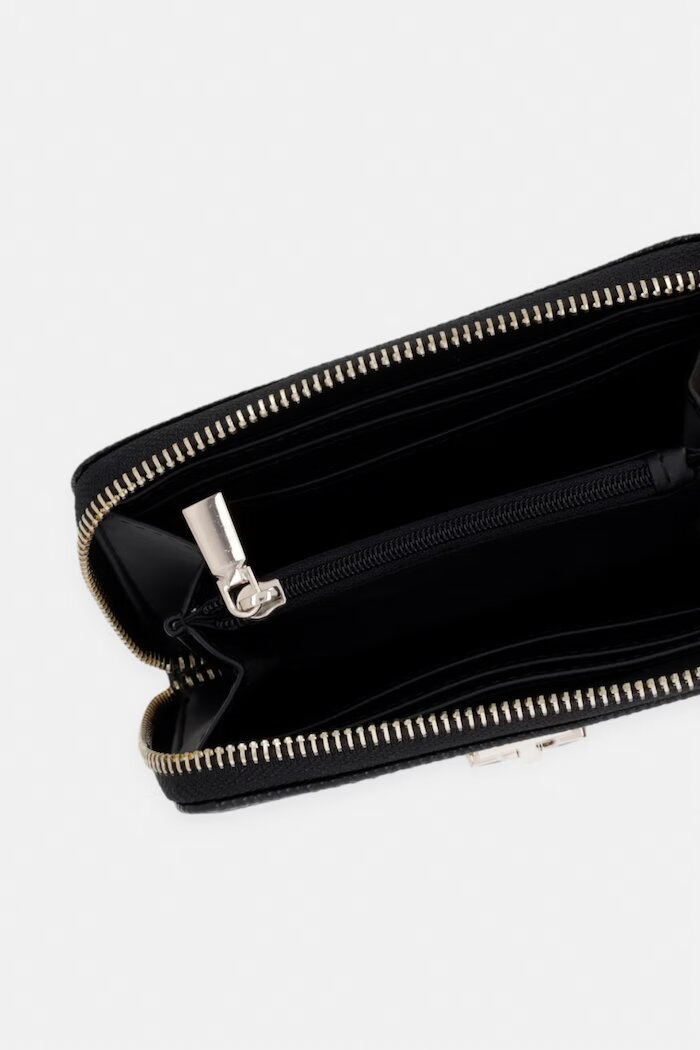 GUESS портфейл дамски от имитация на кожа PATSIE черен SWZG99 19140