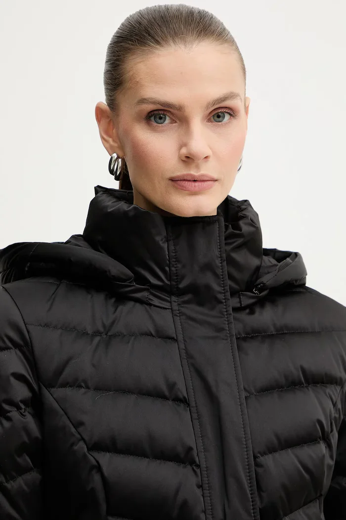 GUESS Пухено яке MARINA в черно зимен модел W5BL30 W2802