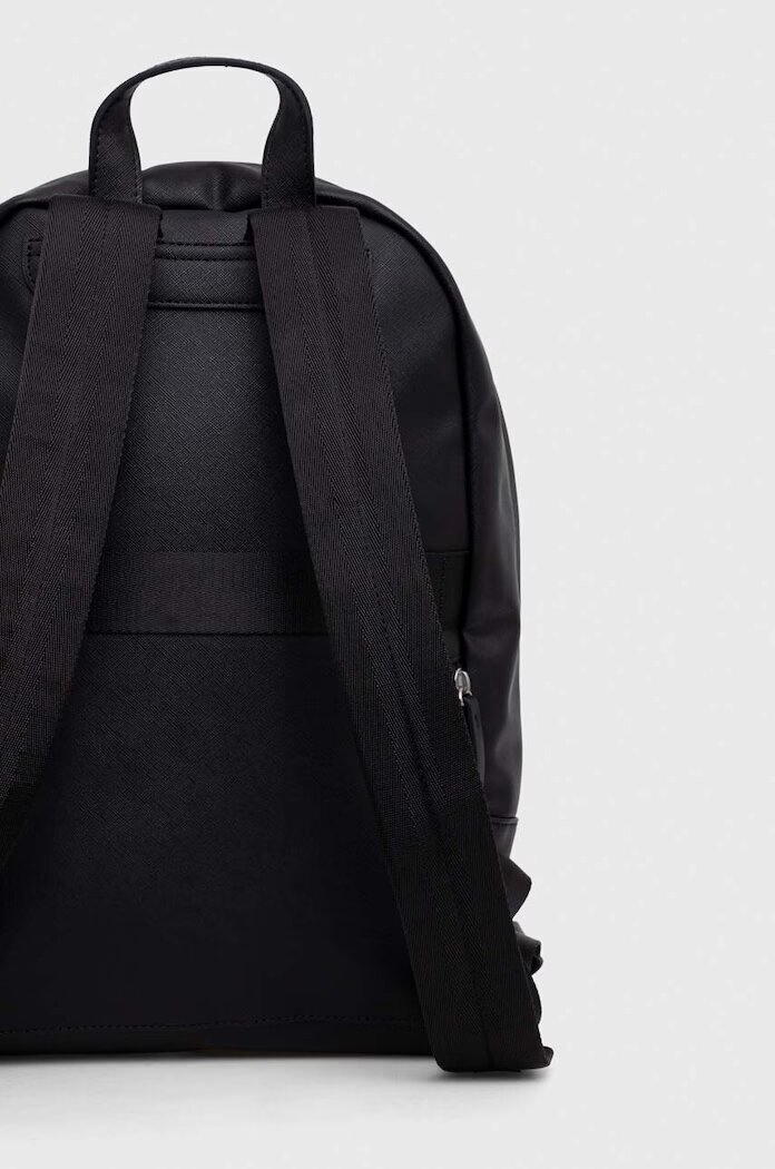 GUESS Раница CERTOSA в черно голям размер с изчистен дизайн HMECSA P3406