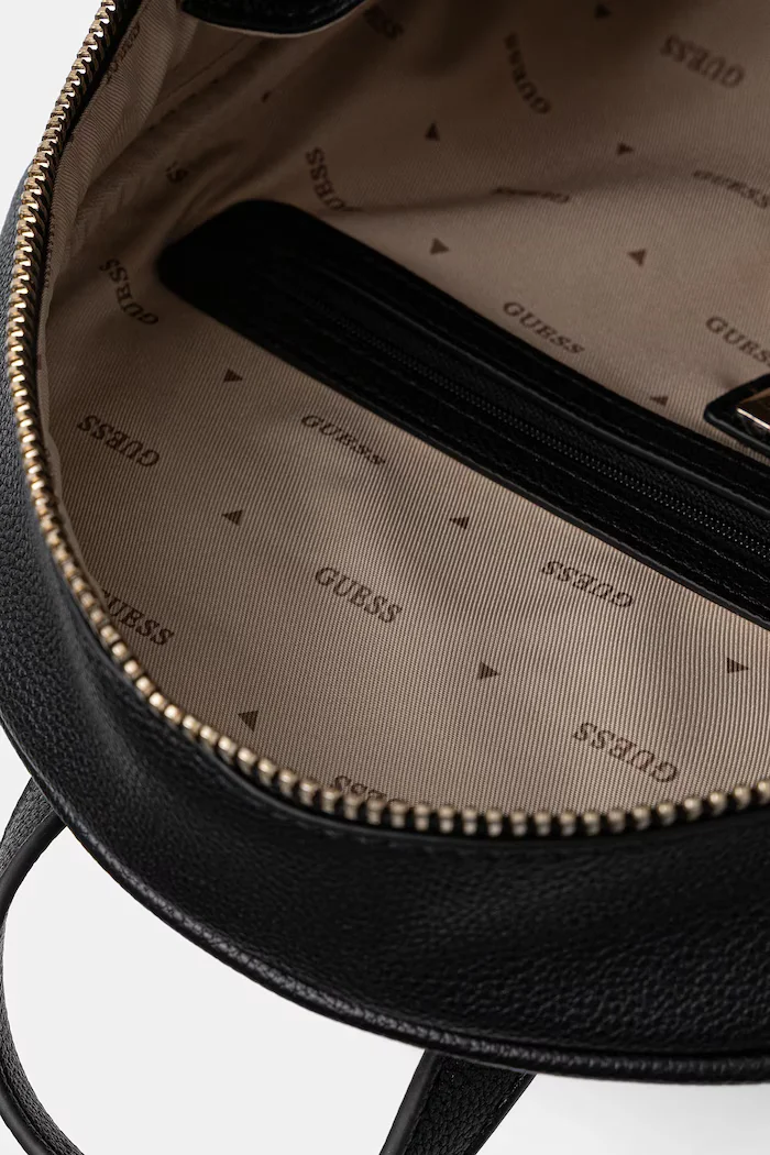GUESS Раница MANHATTAN дамска в черно малък размер с изчистен дизайн HWBG71 18330