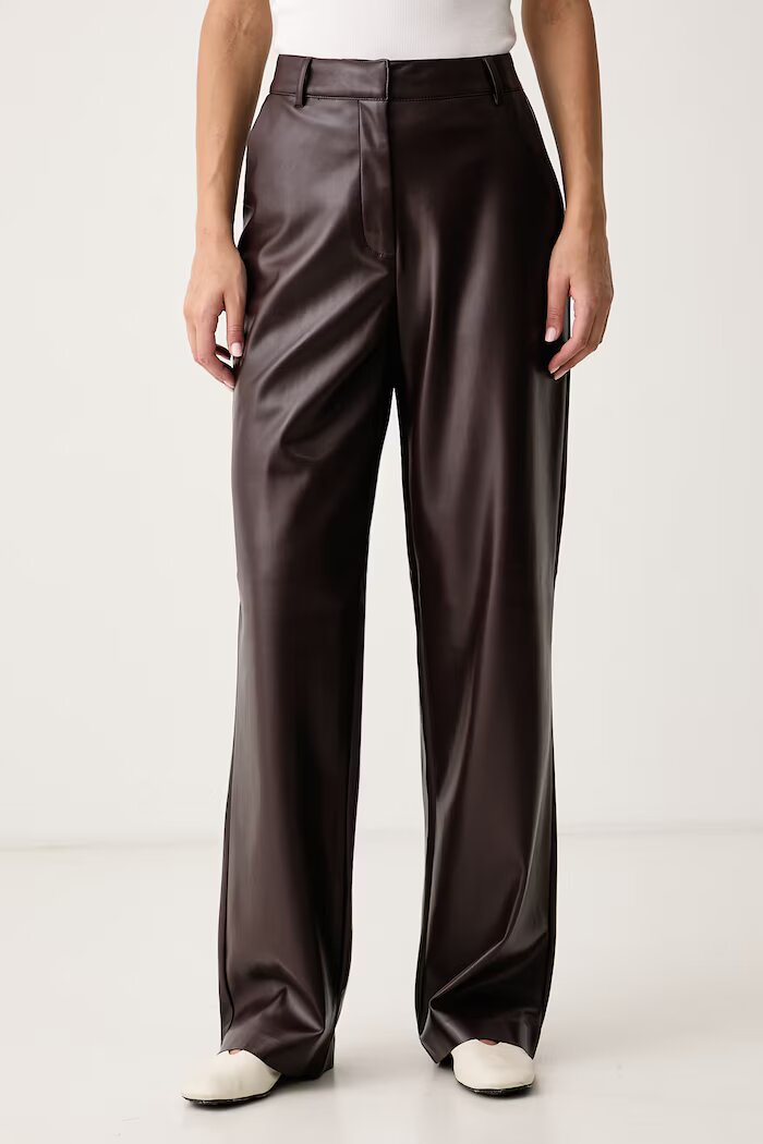 GUESS разкроен панталон дамски от имитация на кожа ZANITA PEREFCT PANTS кафяв с висока талия W6YB12 W2906