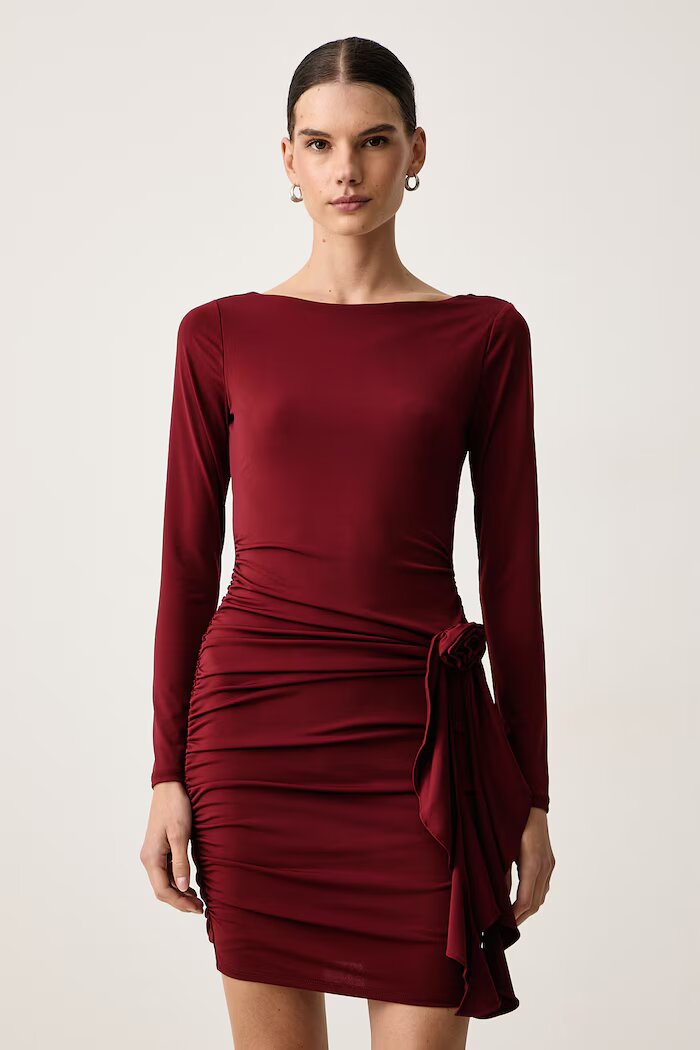 GUESS рокля драпирана LUCY бордо с изчистена шарка W6BK19 K6104
