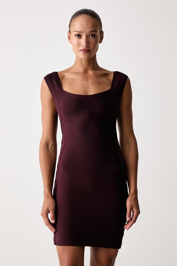 GUESS рокля по тялото с вискоза CARA бордо W6BK74 Z1592