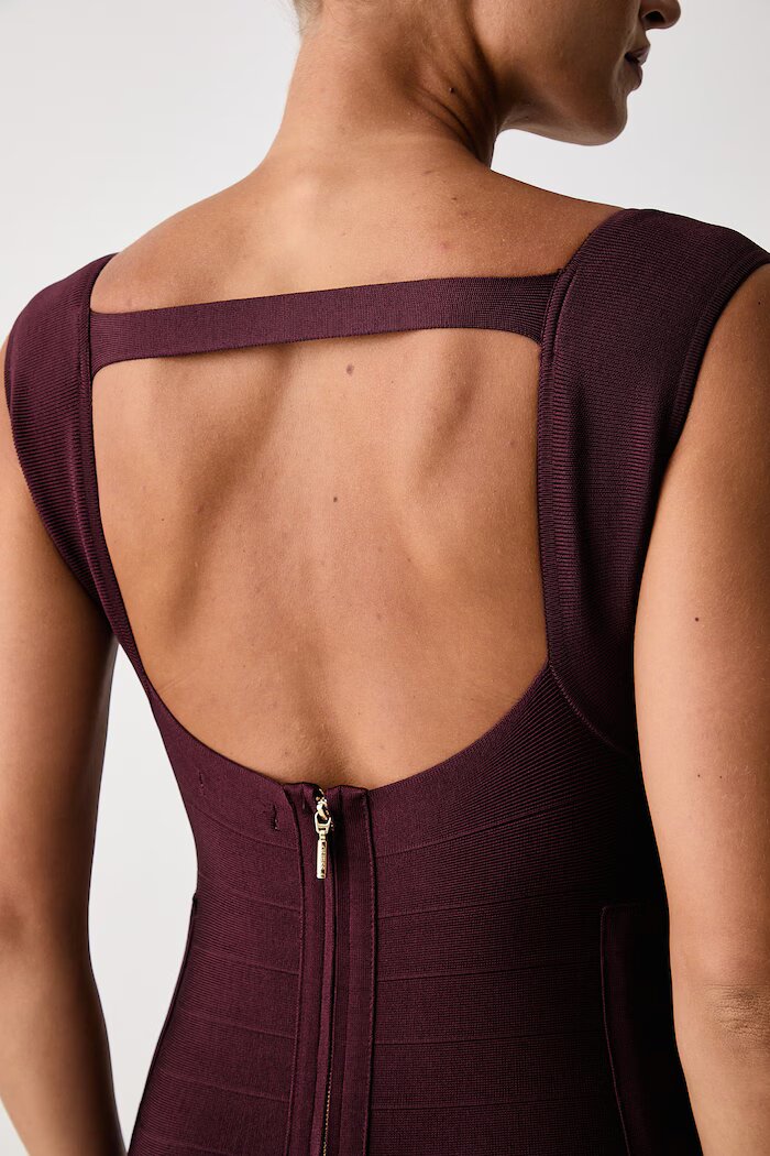 GUESS рокля по тялото с вискоза CARA бордо W6BK74 Z1592
