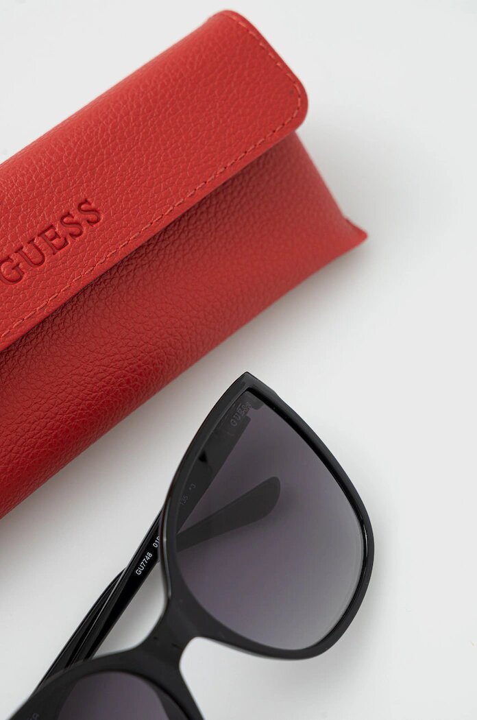 GUESS Слънчеви очила дамски в черно GU7748_6001B