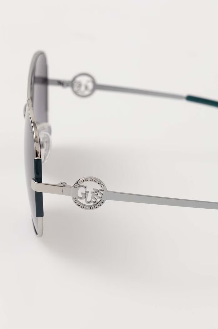 GUESS Слънчеви очила в сребристо GF6127 10C