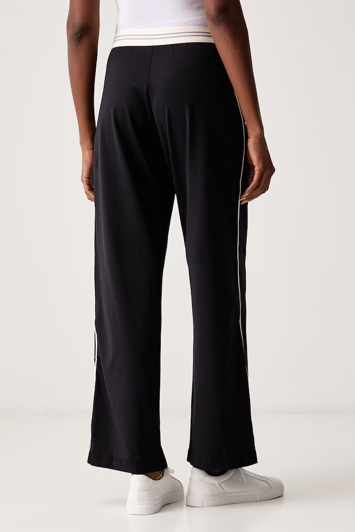 GUESS спортен панталон дамски BRUNELLA черен с висока талия V6BB12 K6333