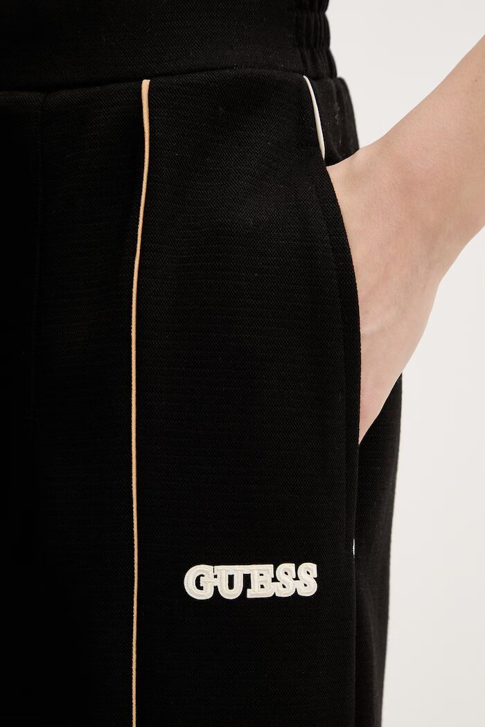 GUESS Спортен панталон GEORGIA в черно с изчистен дизайн V6RB00 KD852